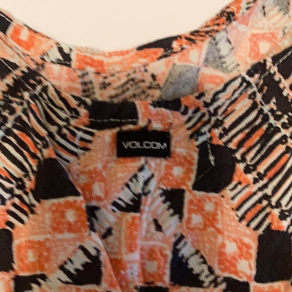 XS Volcom Top - Picture 5 of 6